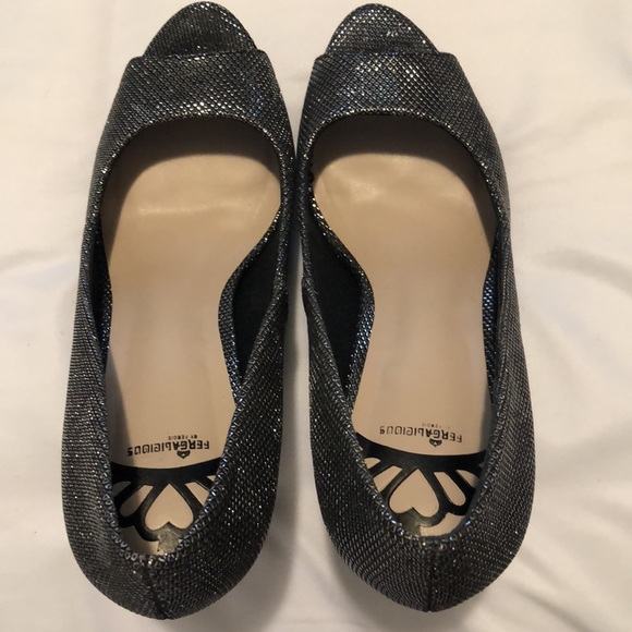🎉5/$15🎉 ✨HP✨ FERGALICIOUS BY FERGIE ROCKIN’ BLACK PEEP HOLE PUMPS (39) - Picture 5 of 13